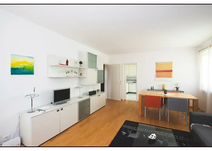 Schoene Mit Panoramablick Apartament Locarno