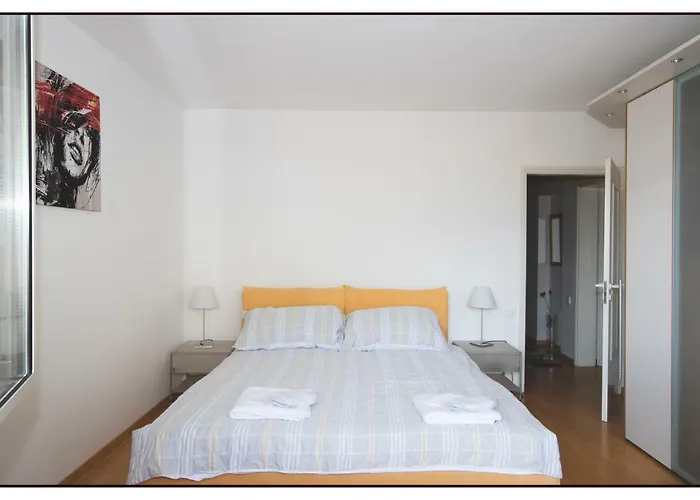 Schoene Mit Panoramablick Apartament